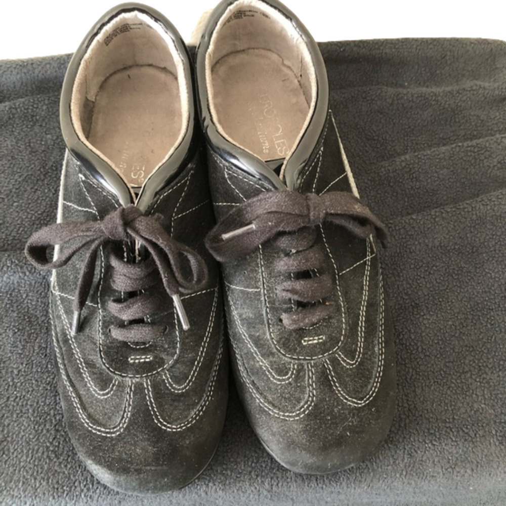 Aerosoles Suede Air Cushion Stitch N Turn